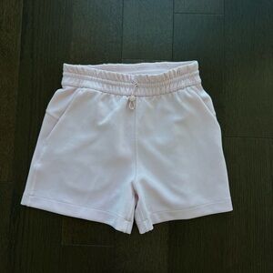 lululemon Softstreme Shorts | Strawberry Milkshake 🍓🍰 (size 4 / small)
